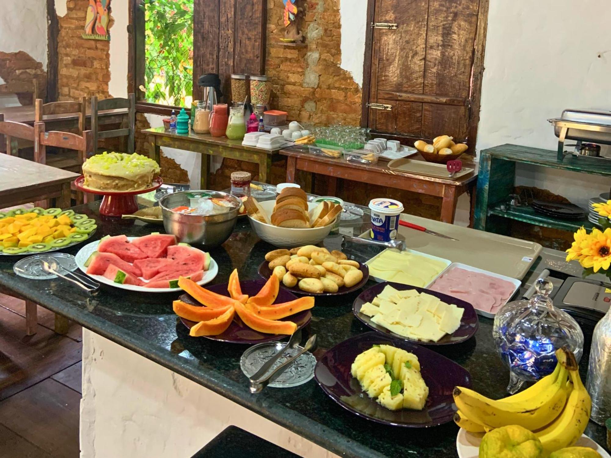 Pousada E Restaurante Casinha Velha Hotel Macacos  Buitenkant foto