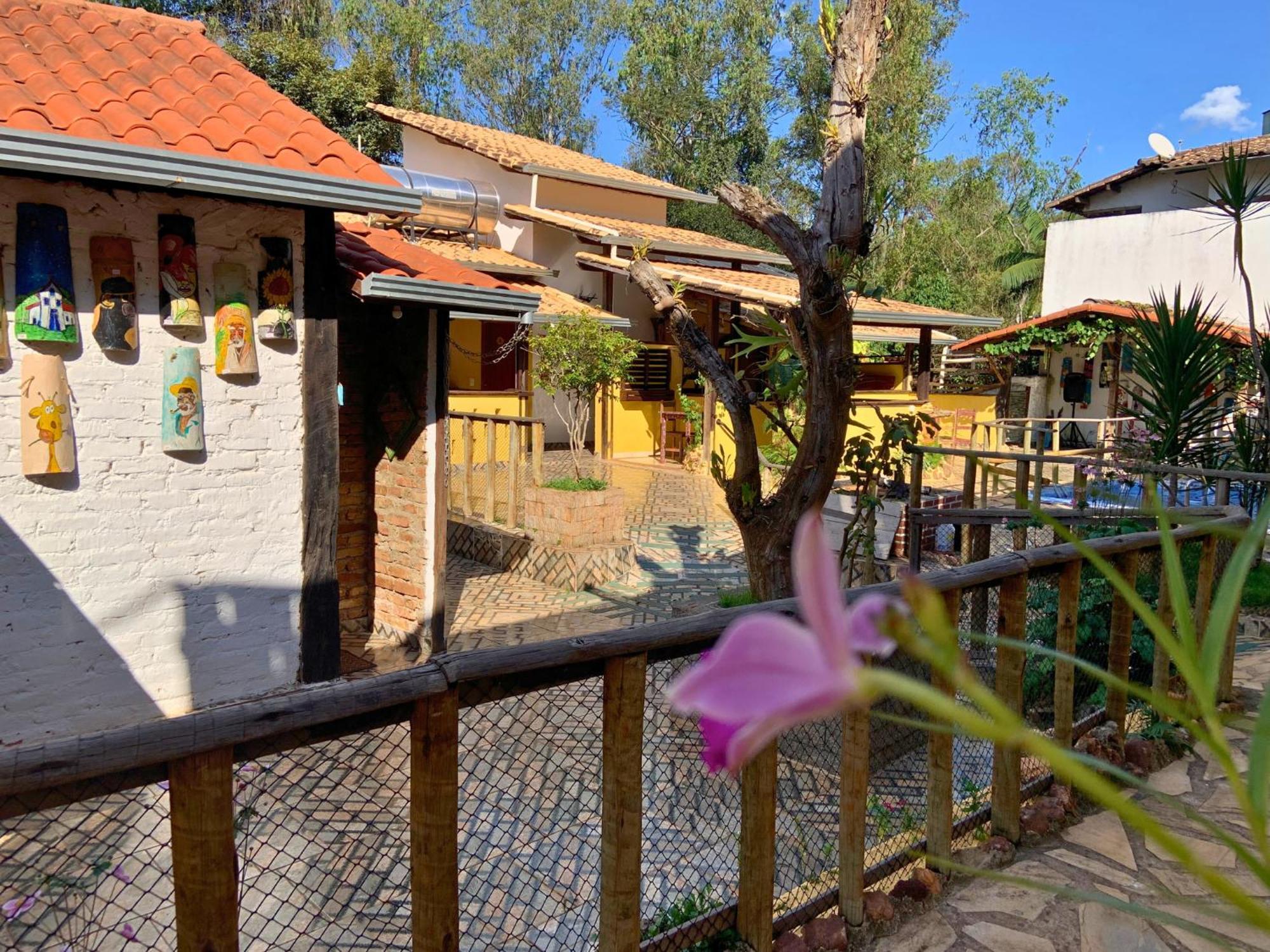 Pousada E Restaurante Casinha Velha Hotel Macacos  Buitenkant foto
