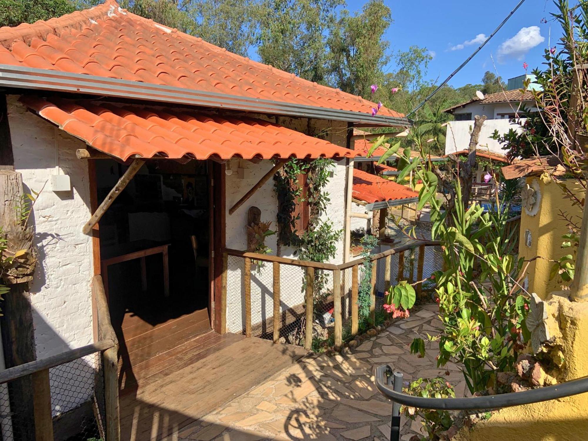 Pousada E Restaurante Casinha Velha Hotel Macacos  Buitenkant foto